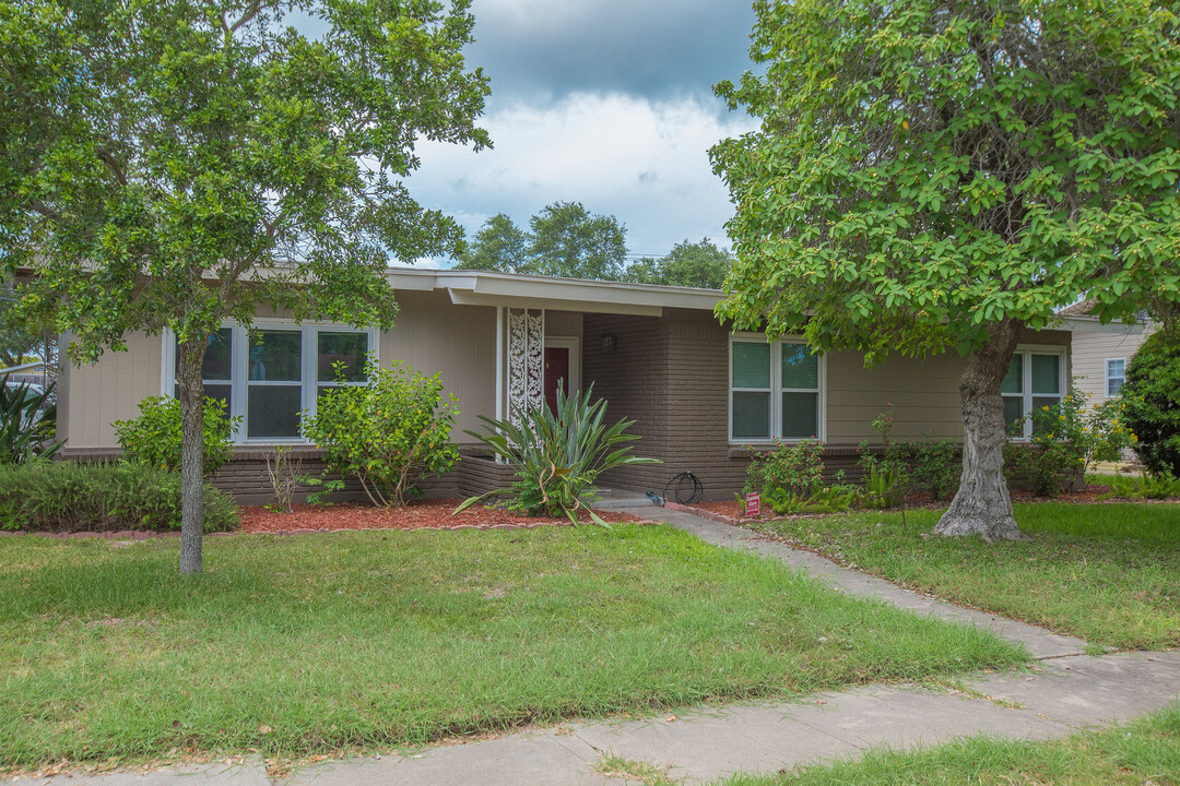 938 Barracuda Pl in Corpus Christi, TX - Building Photo