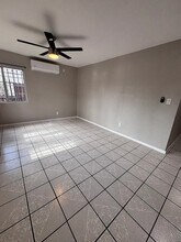 131 E 82nd Pl, Unit 1 in Los Angeles, CA - Building Photo - Building Photo