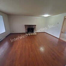 6627-6627 SW 201st Ct in Aloha, OR - Building Photo - Building Photo