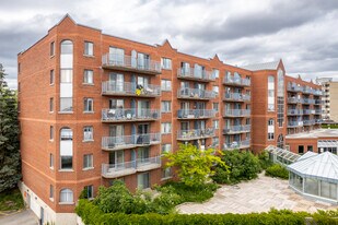 1000 Chomedey Boul in Laval, QC - Building Photo
