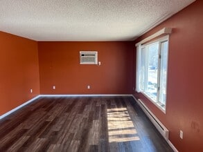 3650 W 8th St, Unit 4 in Goodview, MN - Building Photo - Building Photo