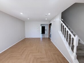 171 Scobee Ln in Franklin Township, NJ - Building Photo - Building Photo