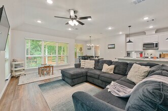 3824 Springfield Dr in College Station, TX - Foto de edificio - Building Photo