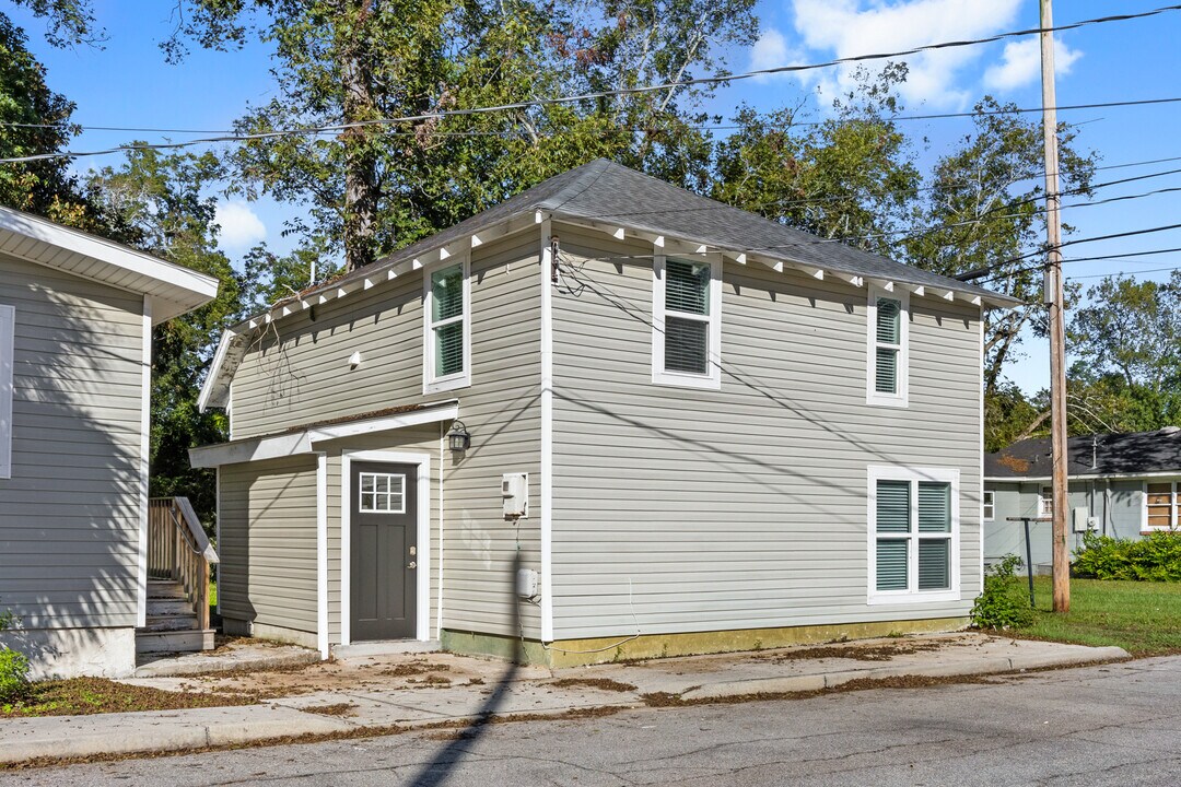430 Lawton Ave, Unit A in Savannah, GA - Building Photo