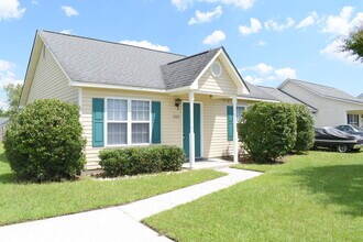 6923 Alamosa Dr in Wilmington, NC - Building Photo - Building Photo