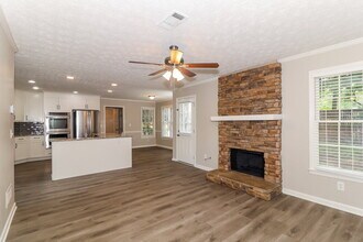 4832 Helga Way NE in Woodstock, GA - Building Photo - Building Photo