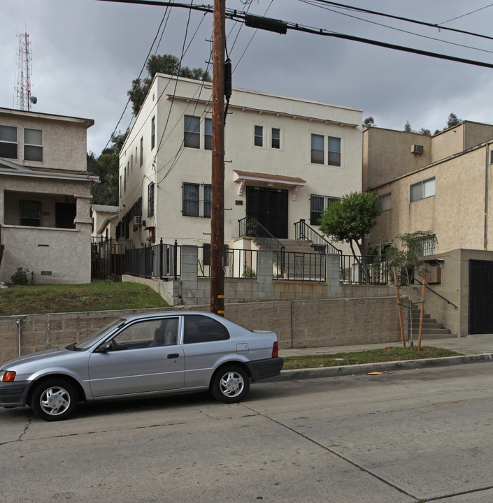 448-450 Solano Ave in Los Angeles, CA - Building Photo