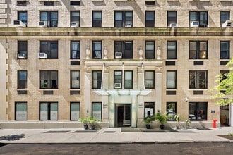 240 W 73rd St, Unit FL9-ID1022058P in New York, NY - Building Photo - Building Photo