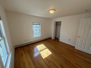 201 Elm St, Unit 201 in Cambridge, MA - Building Photo - Building Photo