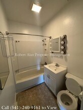 620 SE 8th St in Pendleton, OR - Building Photo - Building Photo