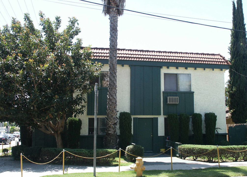 14902 Gilmore St in Van Nuys, CA - Building Photo