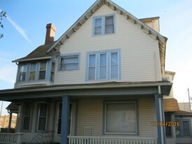 526 N Topeka St Apartments