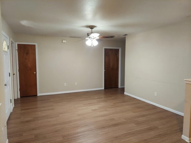 304 Ave Q in Marble Falls, TX - Building Photo - Building Photo