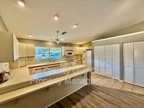 105 2nd Ave E in Palmetto, FL - Building Photo - Building Photo