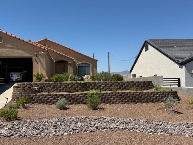 1445 Colina Dr in Bullhead City, AZ - Building Photo - Building Photo