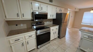 22 S Casa Linda St in McAllen, TX - Building Photo - Building Photo