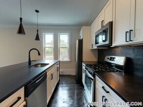 839 Parker St in Boston, MA - Foto de edificio - Building Photo