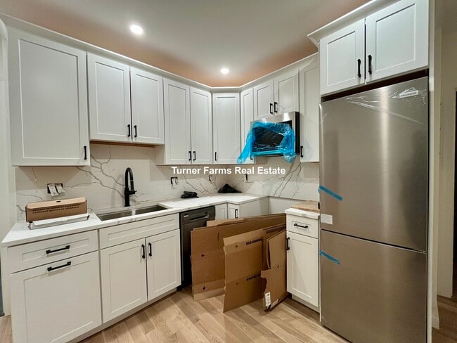 211 Park Dr, Unit 34 in Boston, MA - Building Photo - Building Photo