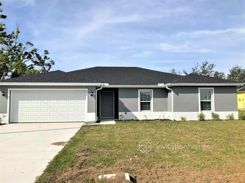 312 NW 12th Pl in Cape Coral, FL - Foto de edificio