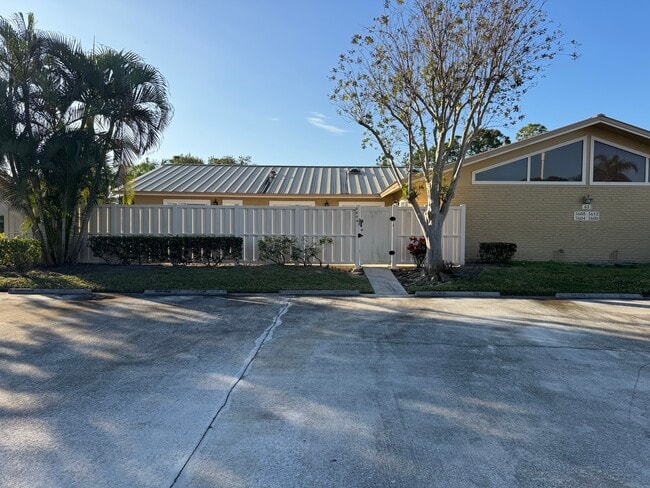 5604 Eagle Lake Dr