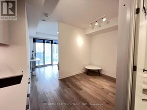 3-903 Gloucester St in Toronto, ON - Building Photo - Building Photo
