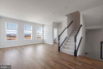 876 Amity St in Frederick, MD - Foto de edificio - Building Photo