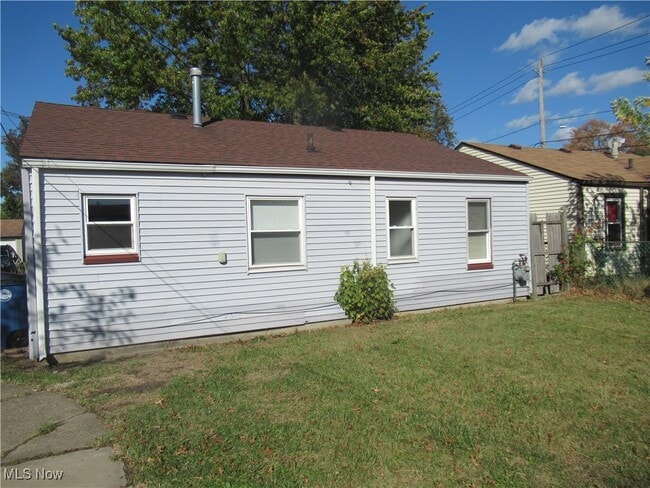 12009 Summerland Ave in Cleveland, OH - Building Photo - Building Photo