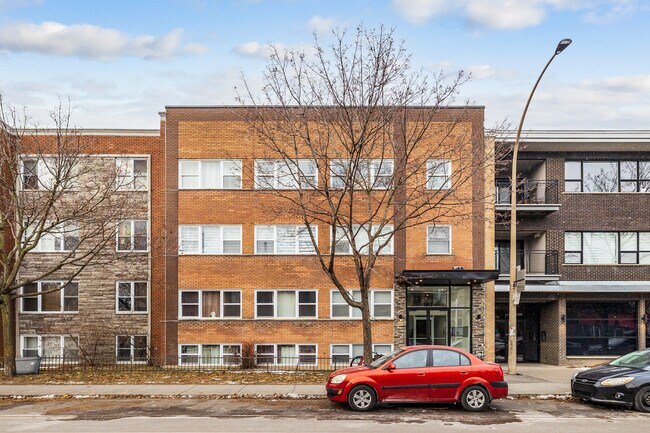 5855 de Verdun Rue in Montréal, QC - Building Photo - Building Photo