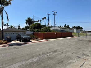 4807 Sharynne Ln in Torrance, CA - Foto de edificio - Building Photo