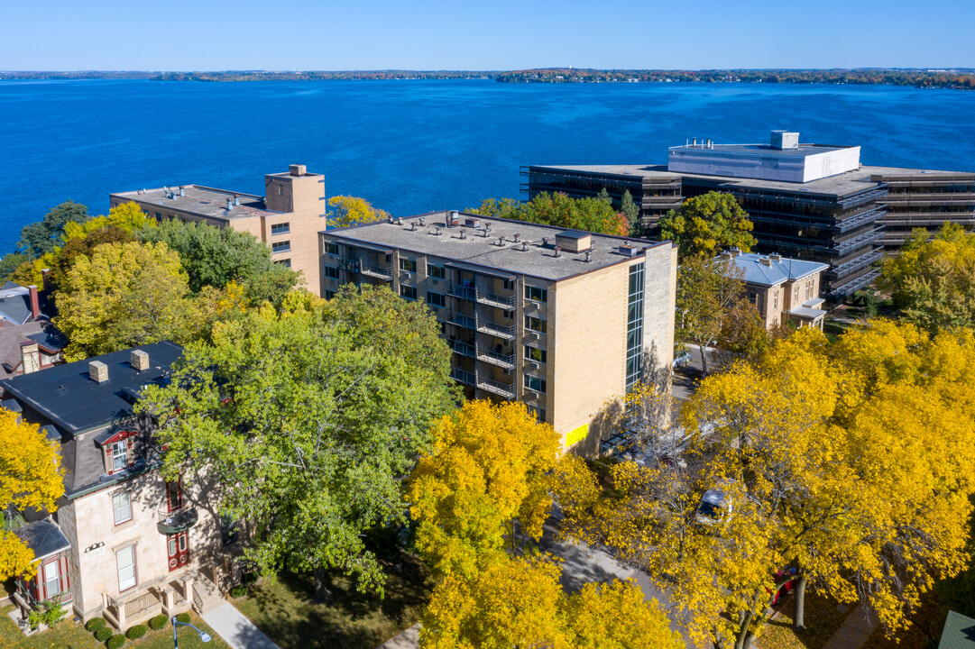 Mendota on Mansion Hill in Madison, WI - Foto de edificio