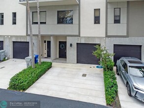 454 SE 1st Cir in Pompano Beach, FL - Building Photo - Building Photo