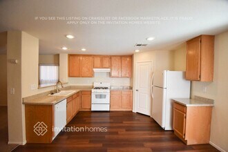 701 Jewel Tower St in Las Vegas, NV - Foto de edificio - Building Photo