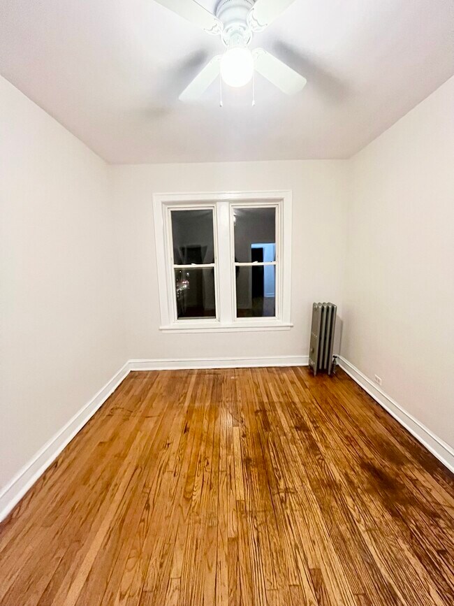 4302 W Shakespeare Ave in Chicago, IL - Building Photo - Building Photo