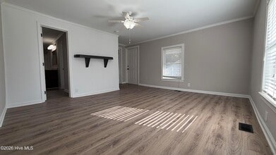 3746 Cameron St, Unit 02-202 in Farmville, NC - Building Photo - Building Photo