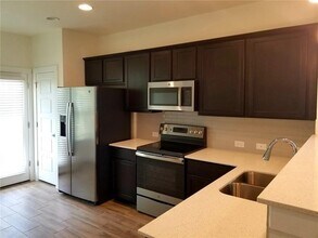 1614 Roseburg Dr in Austin, TX - Building Photo - Building Photo