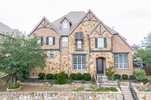 111 San Bernard Dr