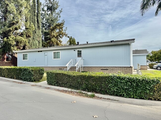 10220 Wrangler Way in Corona, CA - Building Photo - Building Photo