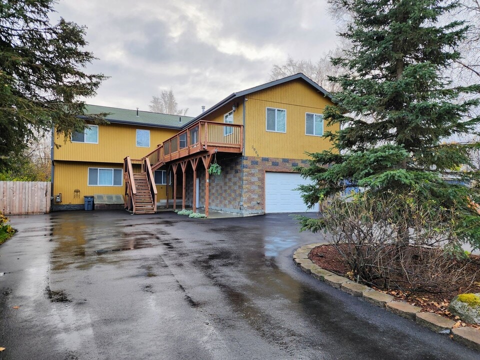 2906 W 29th Ave in Anchorage, AK - Building Photo