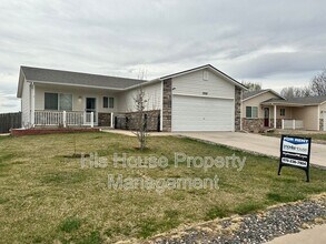 2918 Swan Point Ct in Evans, CO - Building Photo - Building Photo
