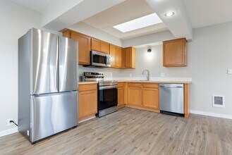 12560 SE Ramona St in Portland, OR - Building Photo - Building Photo