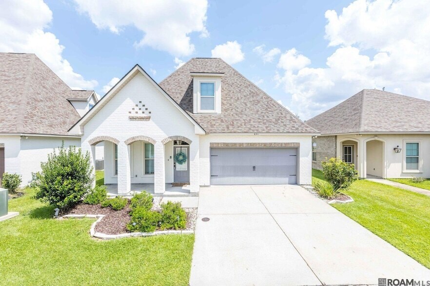 6211 Lake Edge Dr in Baton Rouge, LA - Building Photo