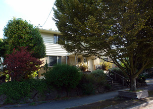 1916 N 44th St in Seattle, WA - Building Photo - Building Photo