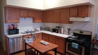 1411 W Erie St in Chicago, IL - Building Photo