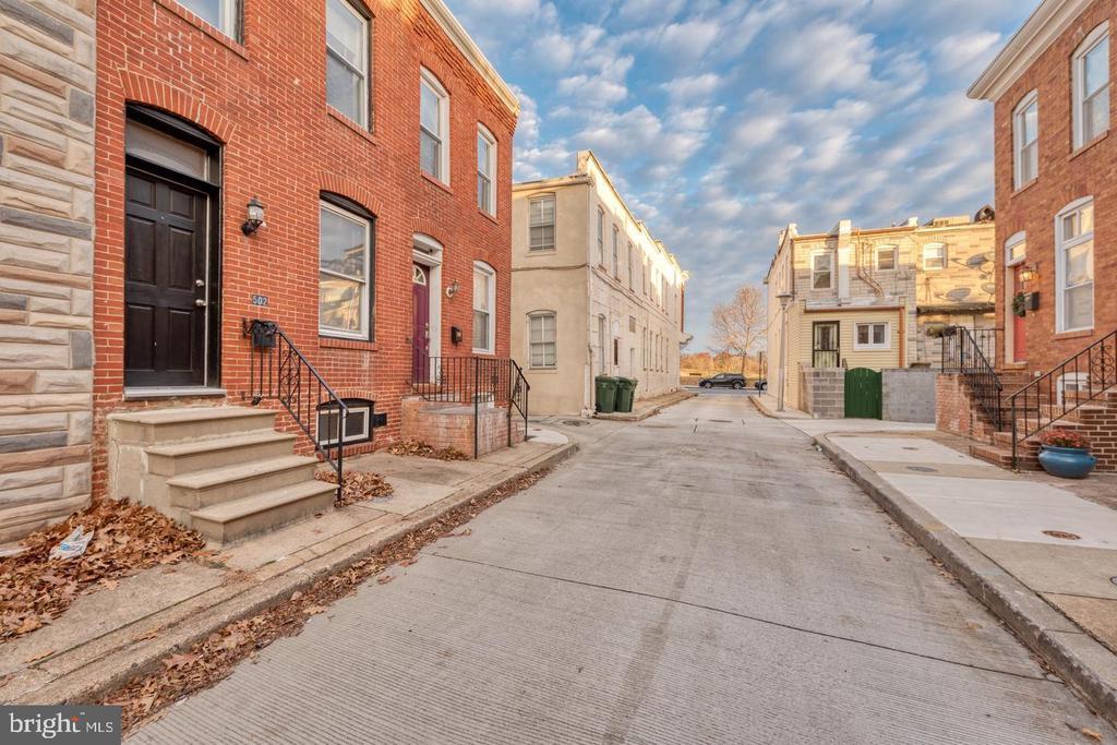 502 S Glover St in Baltimore, MD - Building Photo