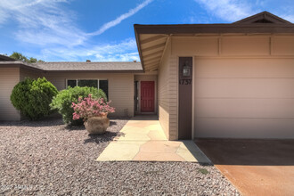 1737 E Pebble Beach Dr in Tempe, AZ - Building Photo - Building Photo