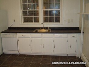 42 Hillside St in Boston, MA - Building Photo - Building Photo