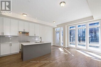20 Ingersoll Ln in Richmond Hill, ON - Building Photo - Building Photo