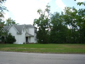 203 E Rhodes Ave, Unit 203 Rhodes Ave in Lufkin, TX - Building Photo