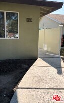 23954 Hartland St in Los Angeles, CA - Building Photo