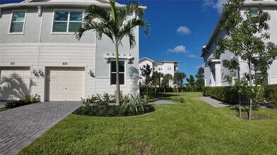 830 SE grovebush Ln in Port St. Lucie, FL - Building Photo - Building Photo